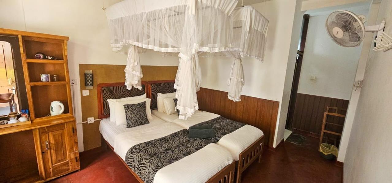 אלה Hilltop Guest House מראה חיצוני תמונה